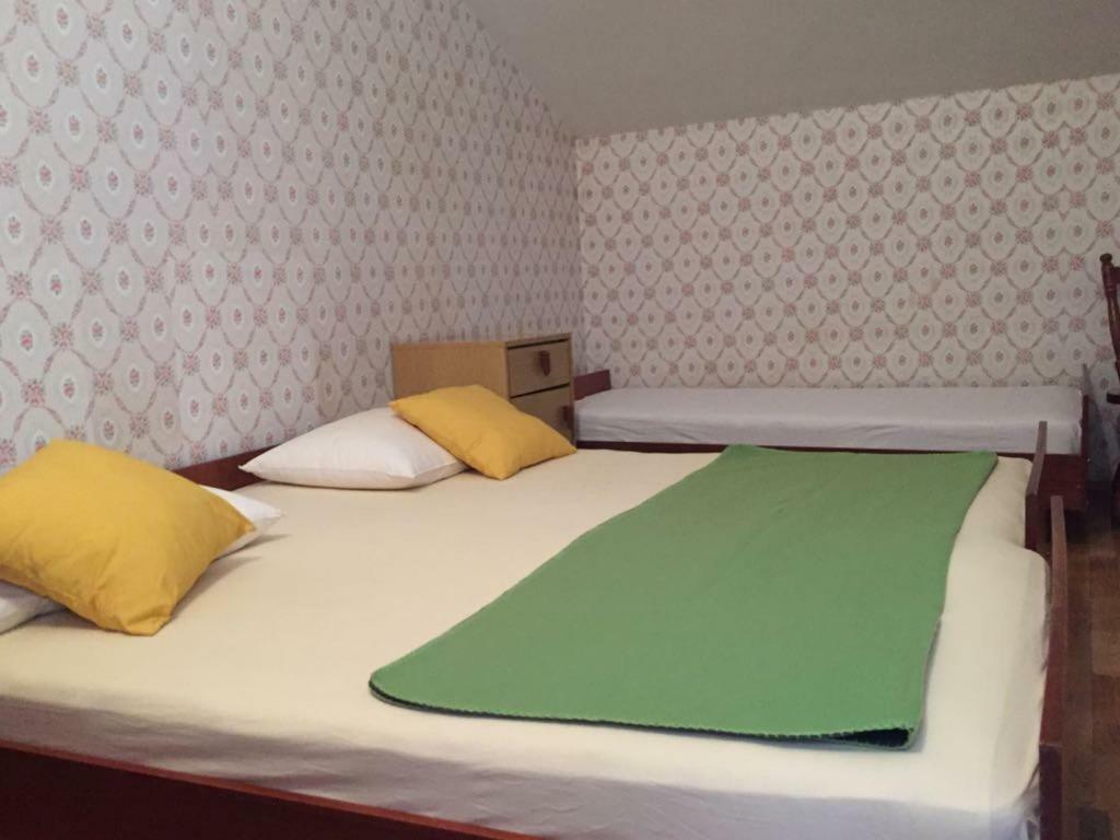 Big 4-Bedroom Apartment Perica, Подстрана Екстер'єр фото