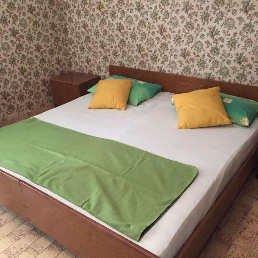 Big 4-Bedroom Apartment Perica, Подстрана Екстер'єр фото